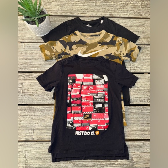 Set of 3 Boys Nike T-Shirts, Size Small - Picture 1 of 6